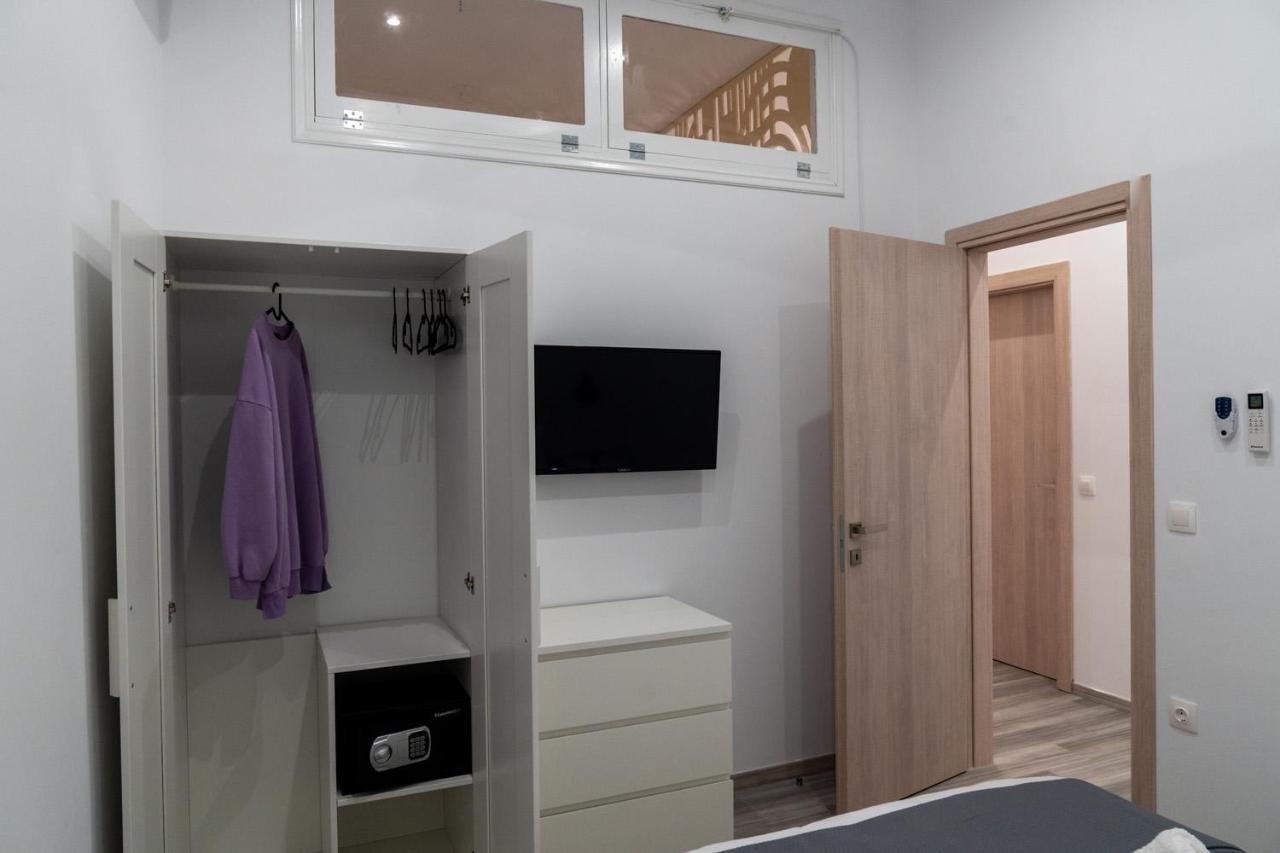 Central Suites Aegina 2 エクステリア 写真