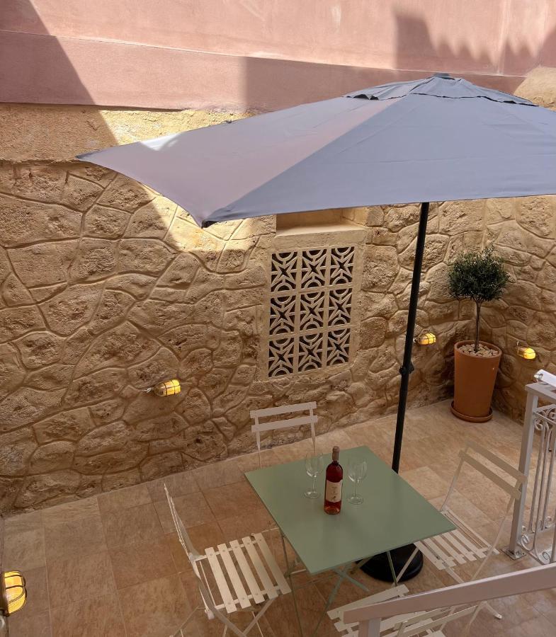 Central Suites Aegina 2 エクステリア 写真